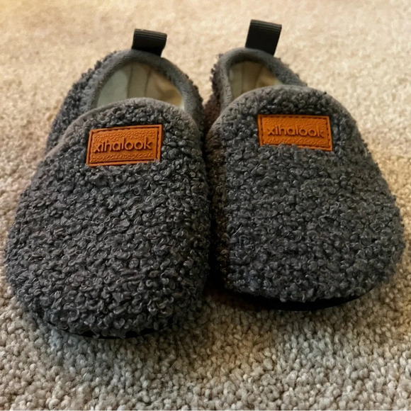 Xihalook Toddler Rubber bottomed Gray Slippers- size toddler 6.5-7.5 - Picture 6 of 6